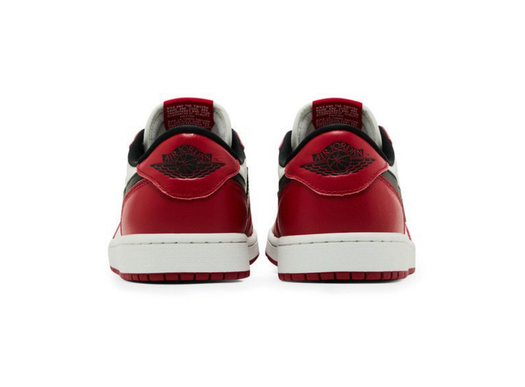 AIR JORDAN 1 RETRO LOW OG "CHICAGO" 2025